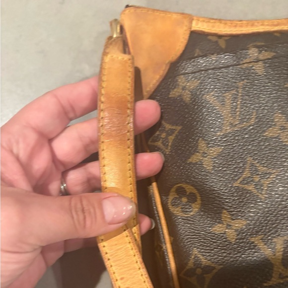 Gorgeous Louis Vuitton Monogram Odeon PM  Crossbody Bag - Picture 12 of 17